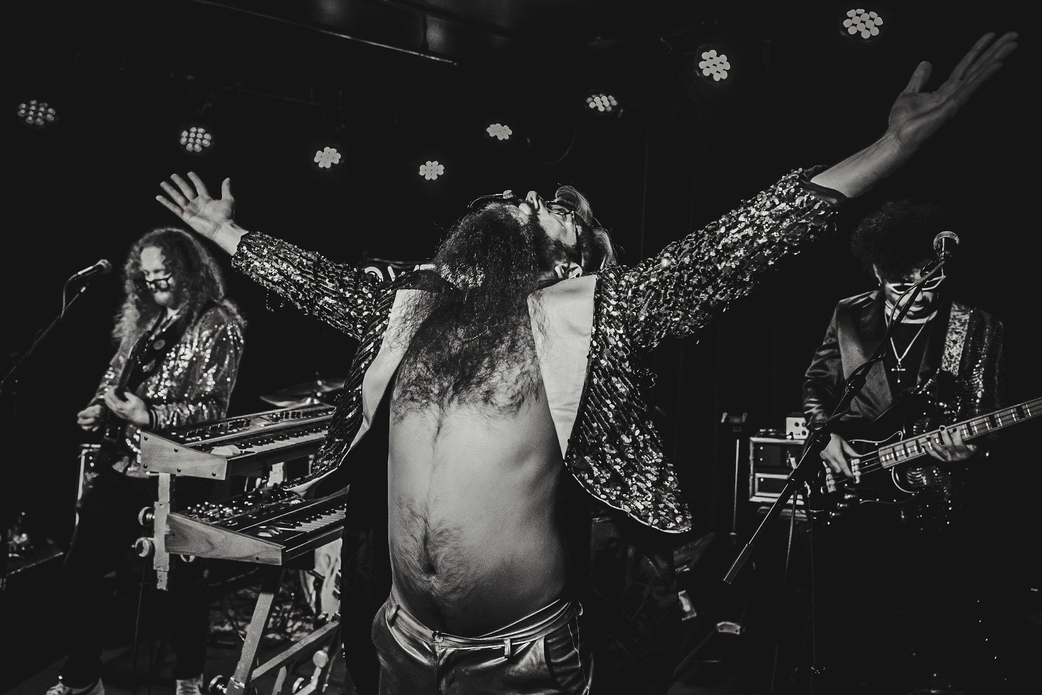 A night to remember at Club Café with HABATAT, MINKA, and The Other Bugs