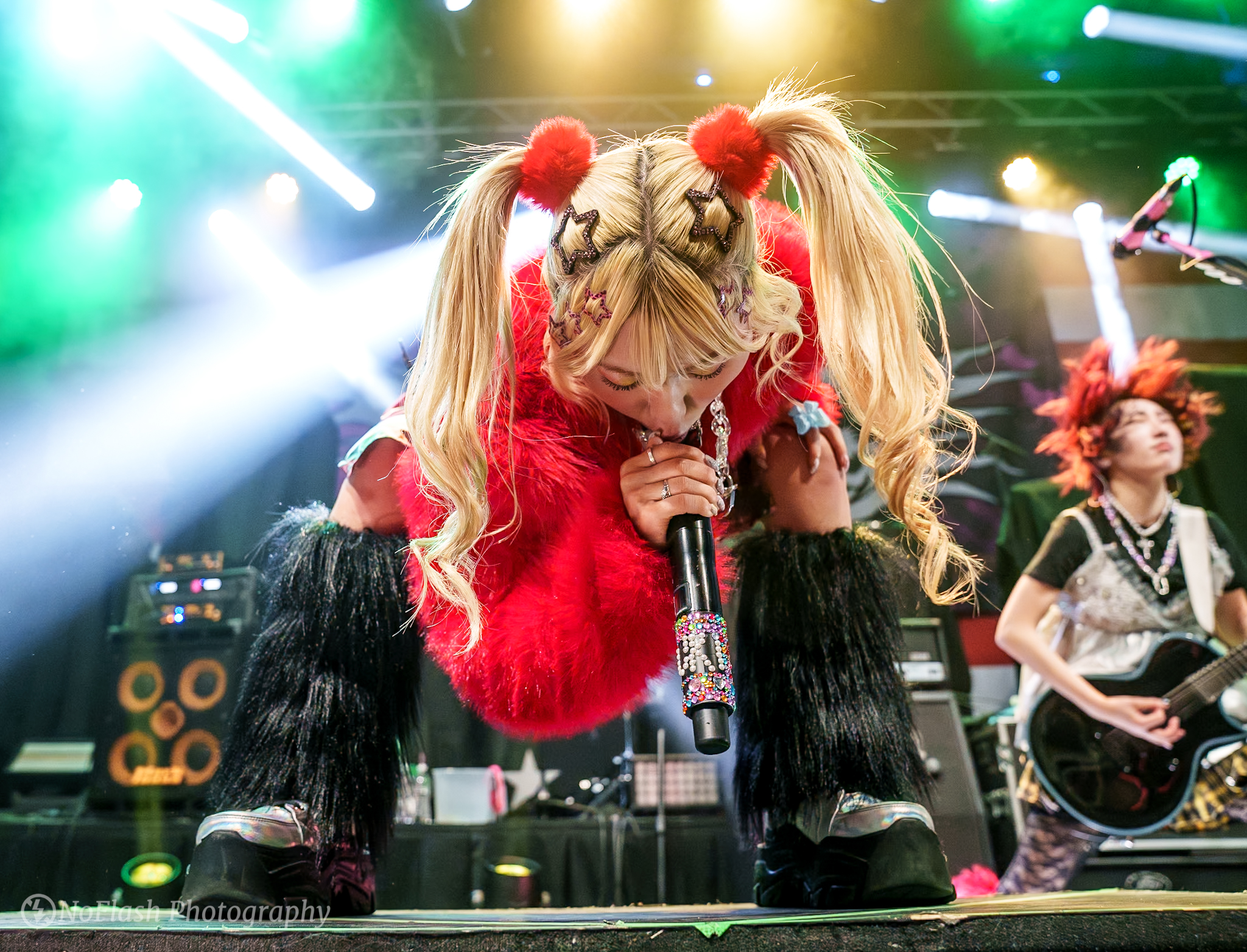 Hanabie. and Kim Dracula brought cute chaos and horror theatrics to the Roxian